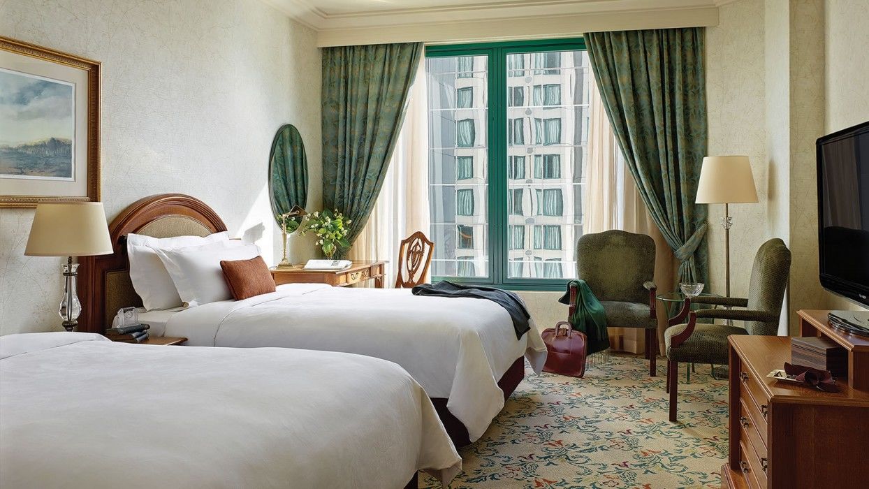 Отель The Langham Мельбурн Экстерьер фото A guest room at the Mandarin Oriental, Hong Kong